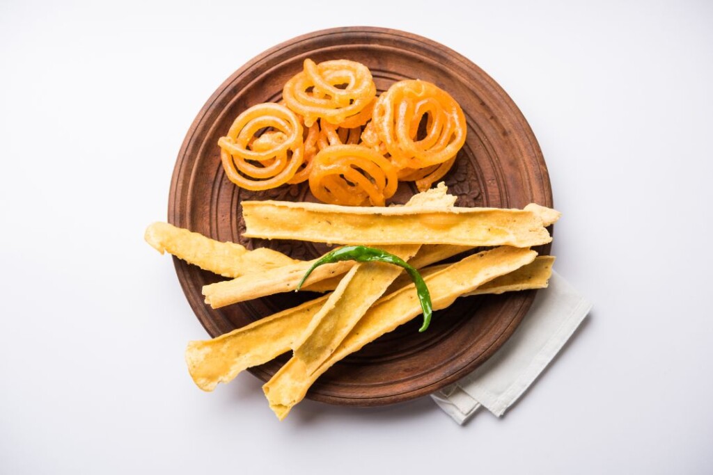 fafda with jalebi for breakfast in gujarat