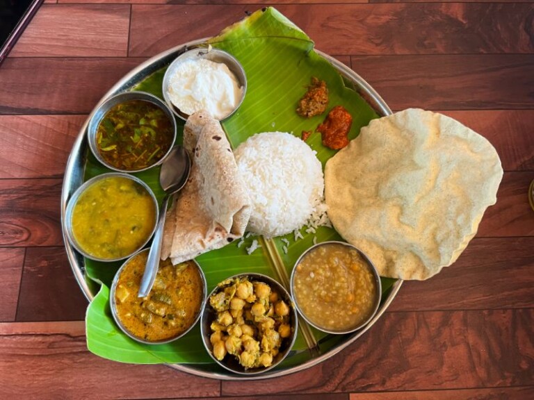 Best restaurants and cafes in Hampi
