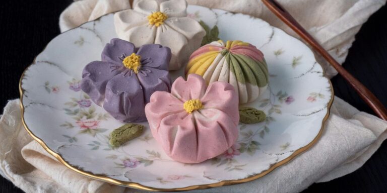 20 Traditional Japanese Sweets & Desserts Tourists Must Try