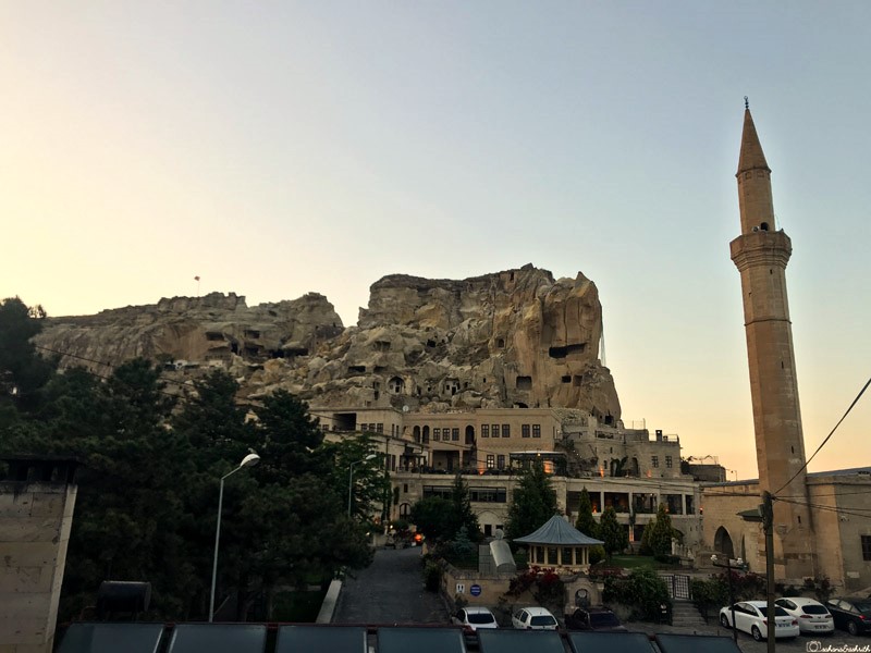 turkey travel guide showing cave hotels in cappadocia
