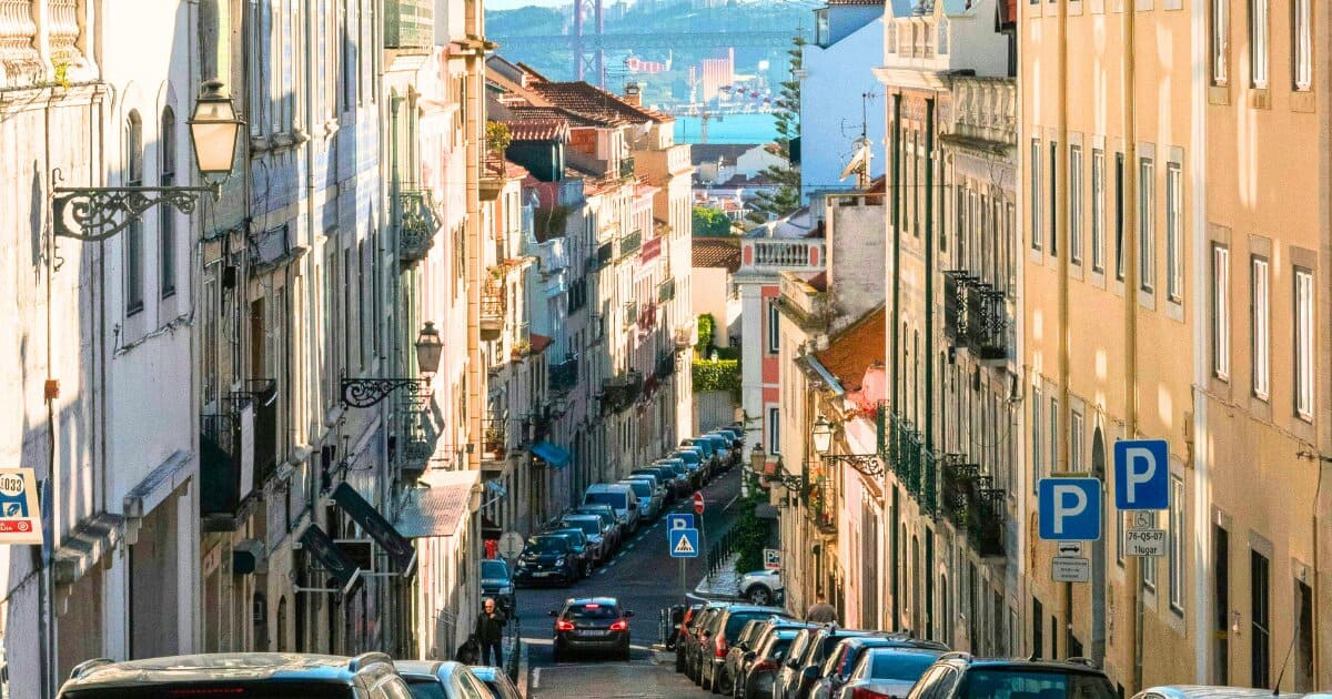 Driving in Portugal as a Tourist : Honest Guide for First Timers