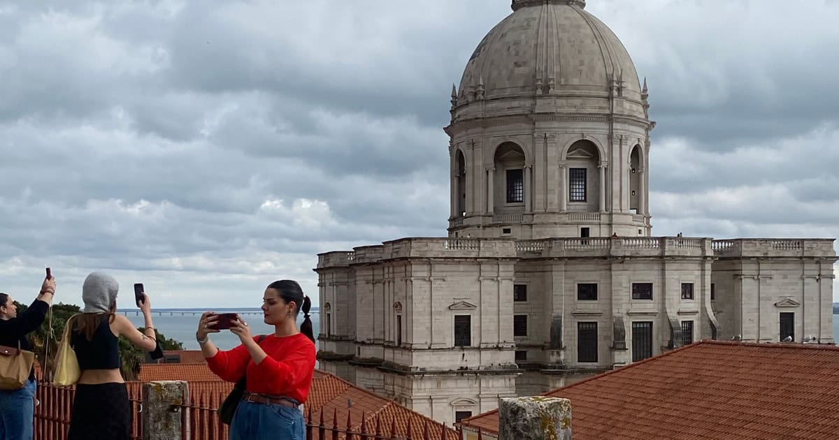 15 cultural etiquette tips for travelling in Portugal